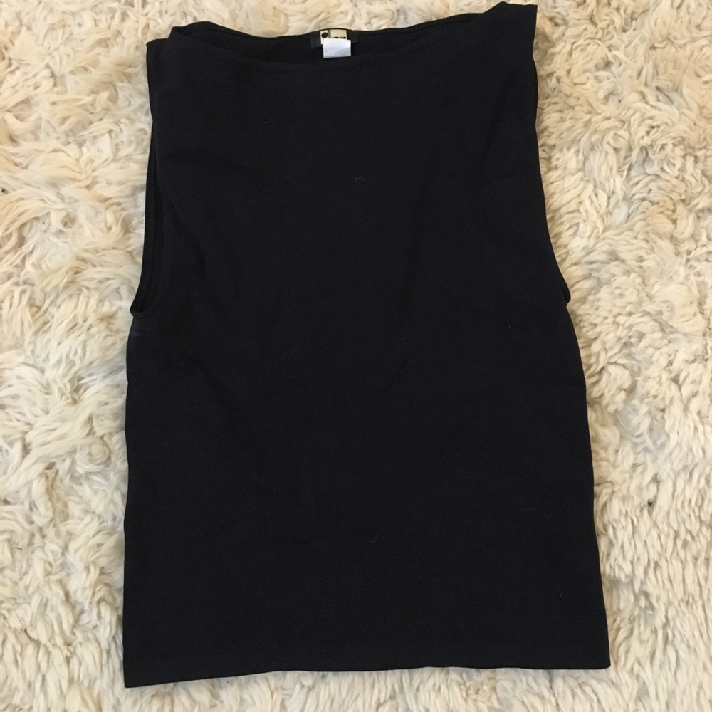 Sleeveless Black Shirt by Ilux